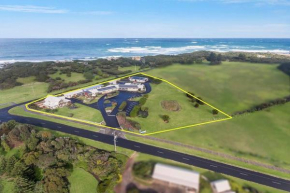 Logans Beach Apartments - BeachHouse